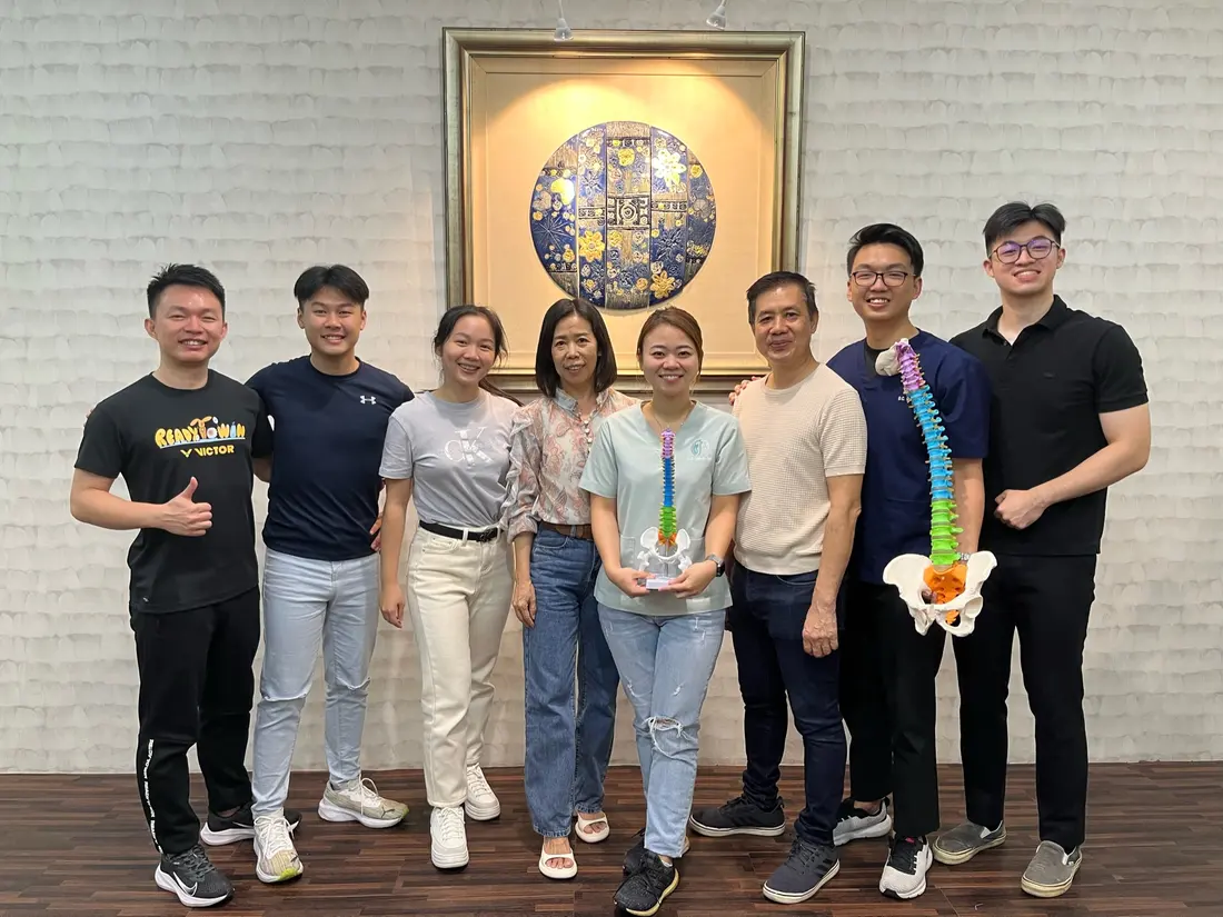 Persistence Chiropractic team with Exoteric badminton club members in Kuala Lumpur